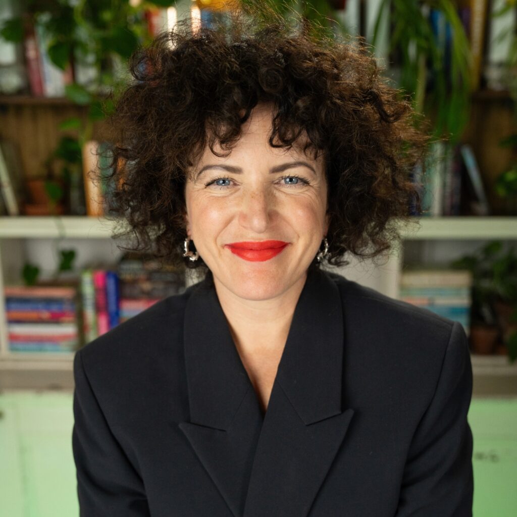 Annie Macmanus