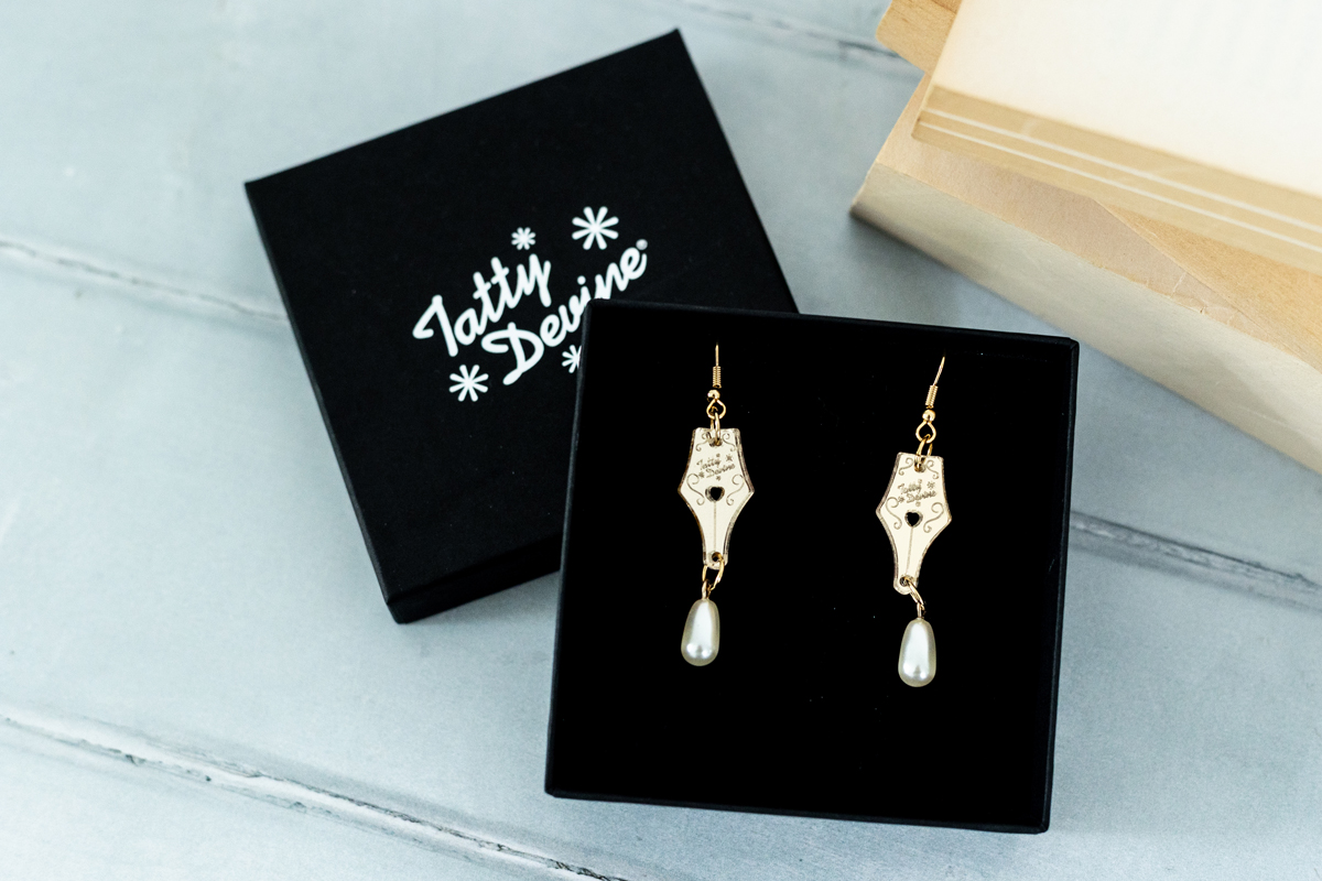 Women's Prize x Tatty Devine Pen Nib Earrings – Pearl